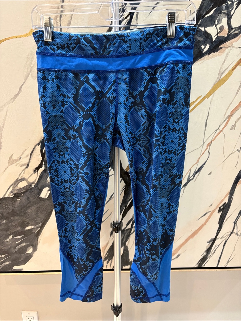 lululemon athletica Blue Snake-Print Capri Leggings